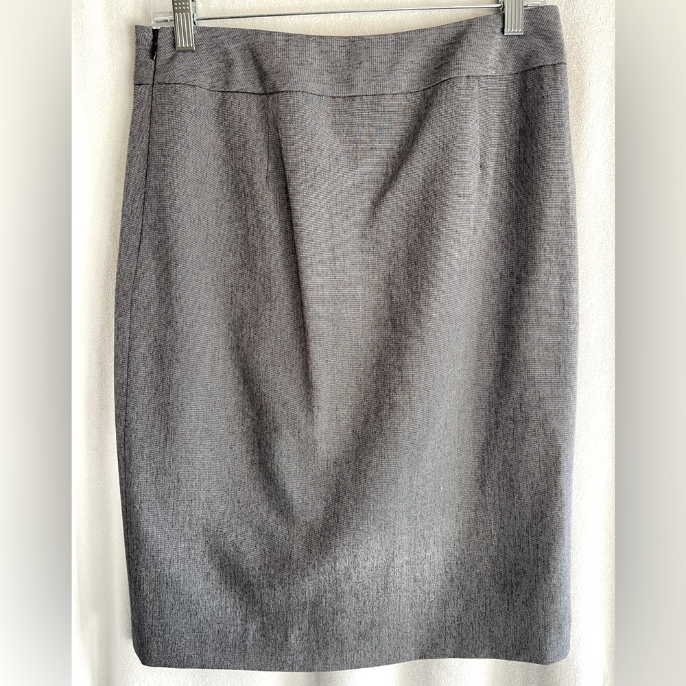 Rafaela Gray Pencil Skirt. Size 6P
